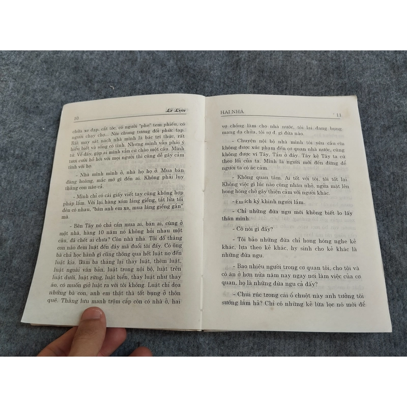 HAI NHÀ - LÊ LỰU 545863