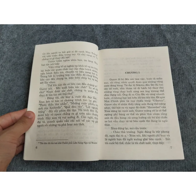 BỮA TIỆC THỜI DỊCH HẠCH - NICOLAI LEONOV 574648