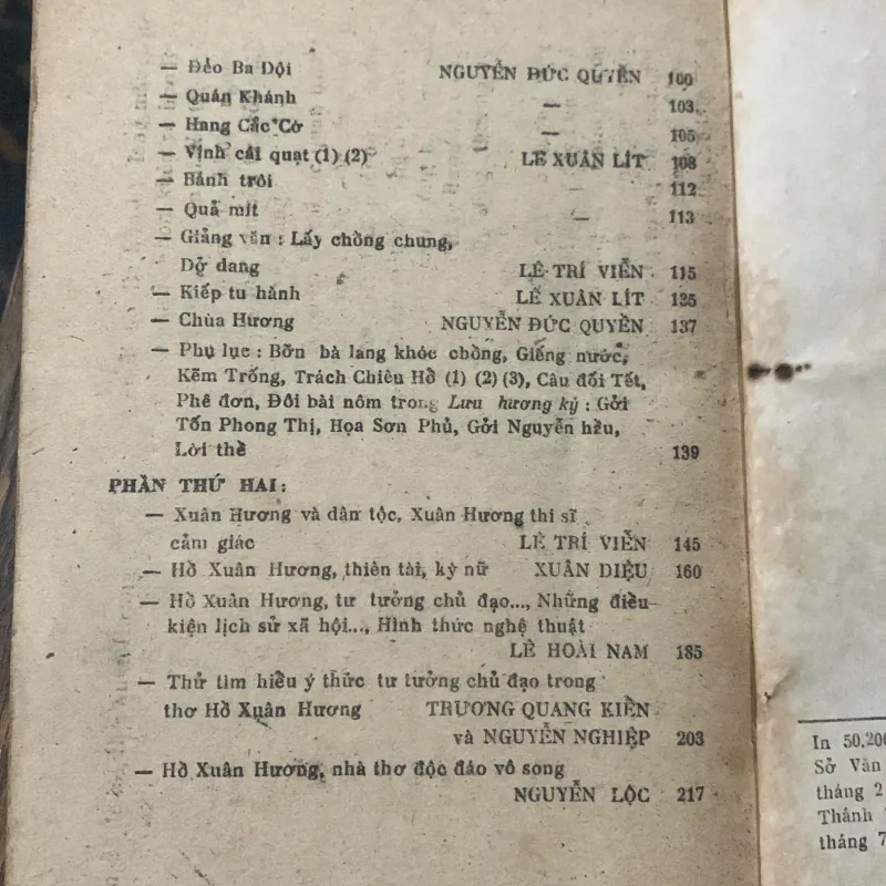 Nghĩ về thơ Hòi Xuân Hương, Lê Trí Viễn  1027660