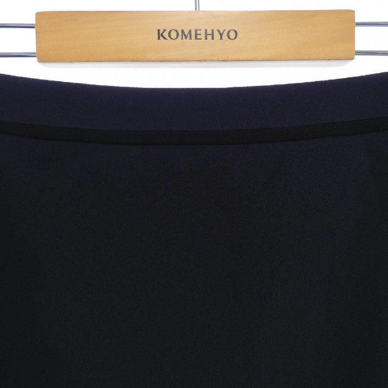 BEIGE. Váy - Hàng hiệu Authentic 815308