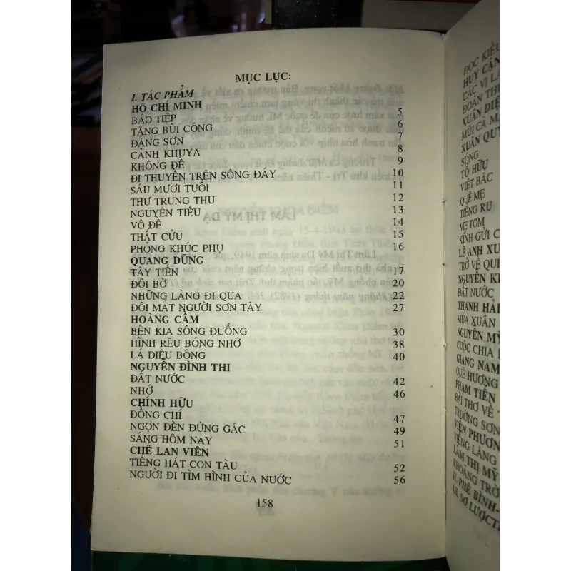 Thơ ca cách mạng Việt Nam giai đoạn 1945 - 1975 1018614
