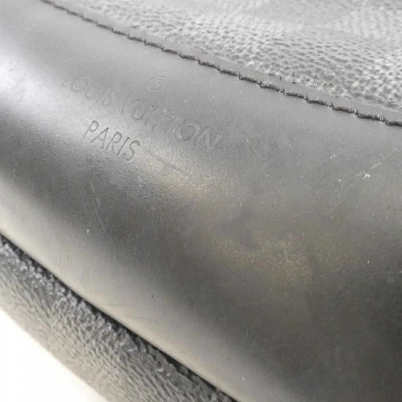 Túi đeo chéo Louis Vuitton Damier Graphite Avenue N41719 613414