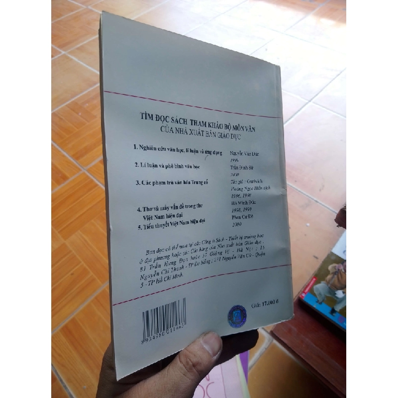 Lí luận văn học - Minh Đức 2003 Văn học Việt Nam VAVO-AK19 935741