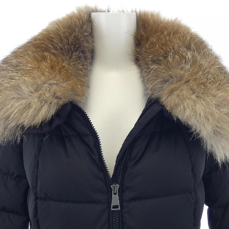 Áo khoác lông vũ MONCLER 639689