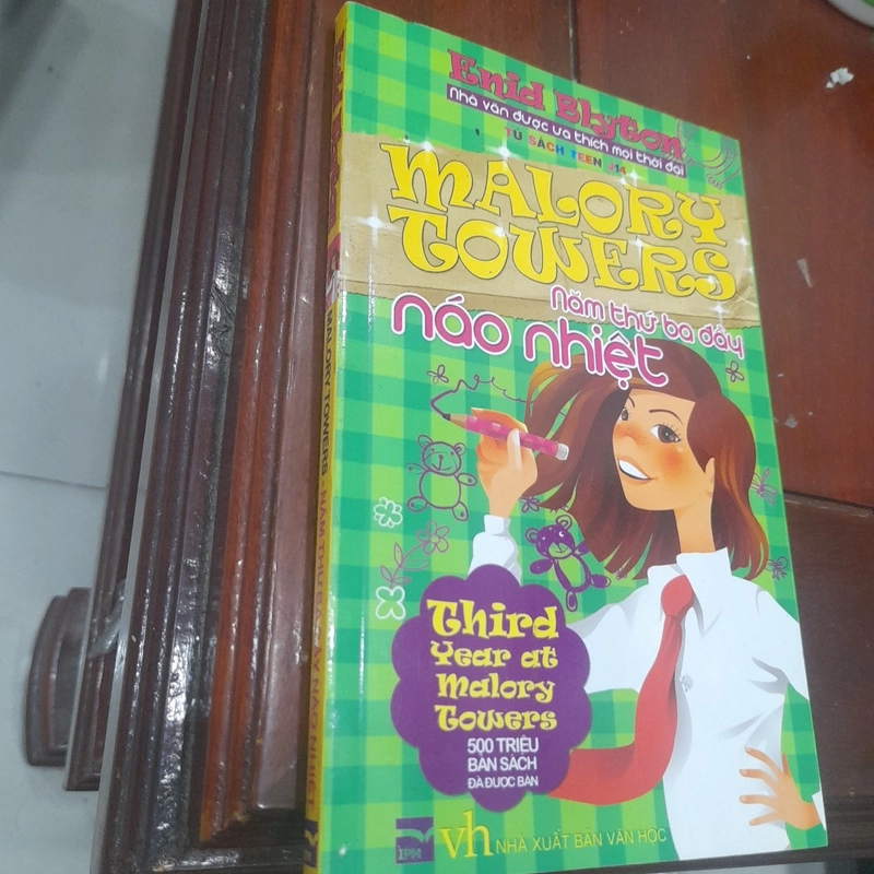 Malory Towers - NĂM THỨ BA ĐẦY NÁO NHIỆT 525257