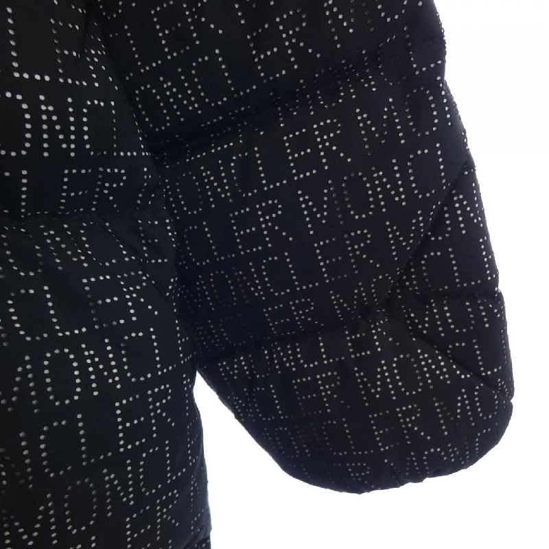 Áo khoác lông vũ MONCLER 644221