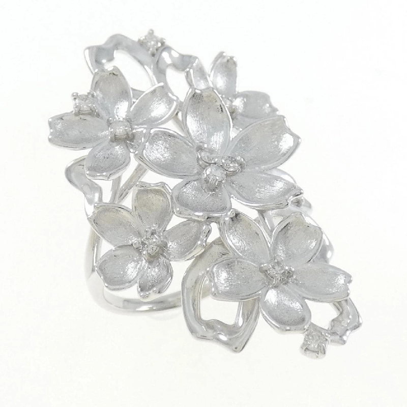 Nhẫn kim cương hoa K18WG 0.22CT 672785