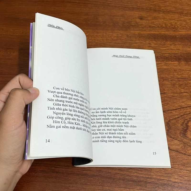 [Có Chữ Ký Tác Giả] - II Thơ: Chép Dưới Trăng Vàng - Diễm Phúc - 2016 504867