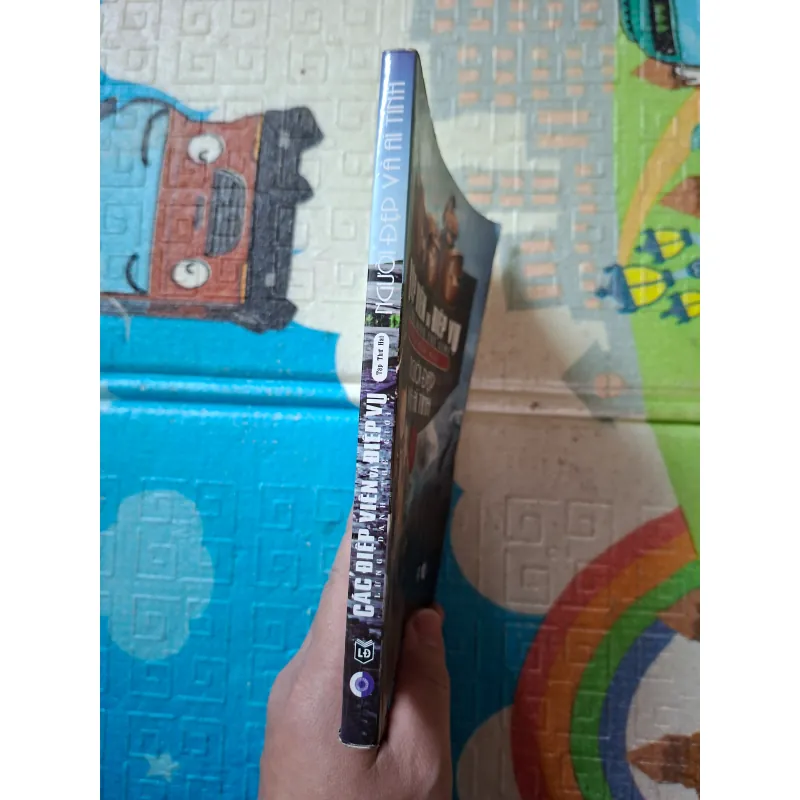 Các điệp viên và điệp vụ lừng danh thế giới: Người đẹp và ái tình 792140