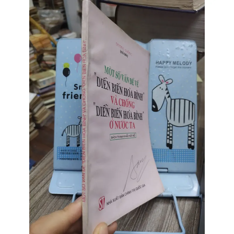 Sách: Một số vấn đề về "Diễn biến hoà bình" và chống "Diễn biến hoà bình" ở nước ta (A2) 746099