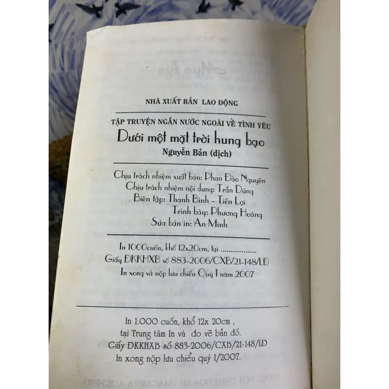 Dưới Một Mặt Trời Hung Bạo - Tập Truyện Ngắn Nước Ngoài Về Tình Yêu 926104