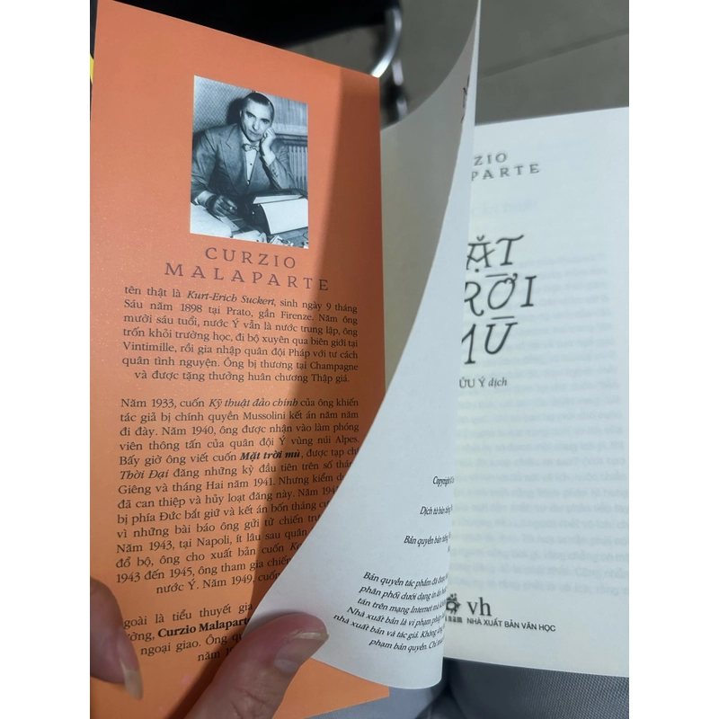 Mặt trời mù - Curzio Malaparte (Bửu Ý dịch) 472618