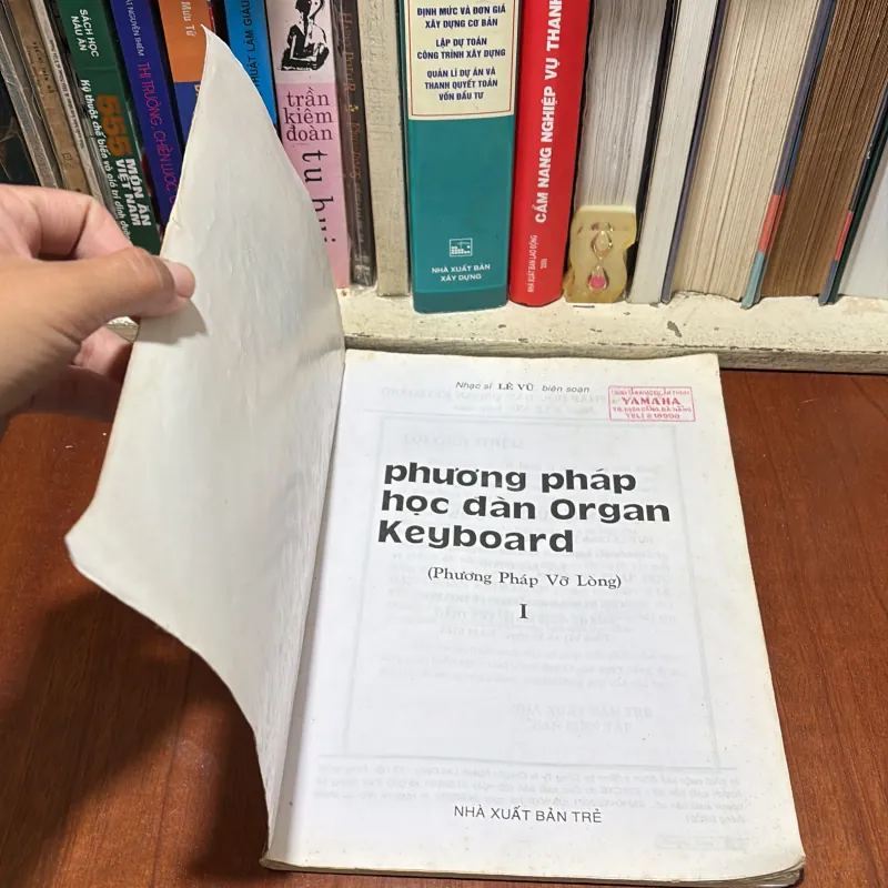 II Nhạc Cụ: Phương Pháp Học Đàn Organ Keyboard - Nhạc Sĩ Lê Vũ - 2001 782403