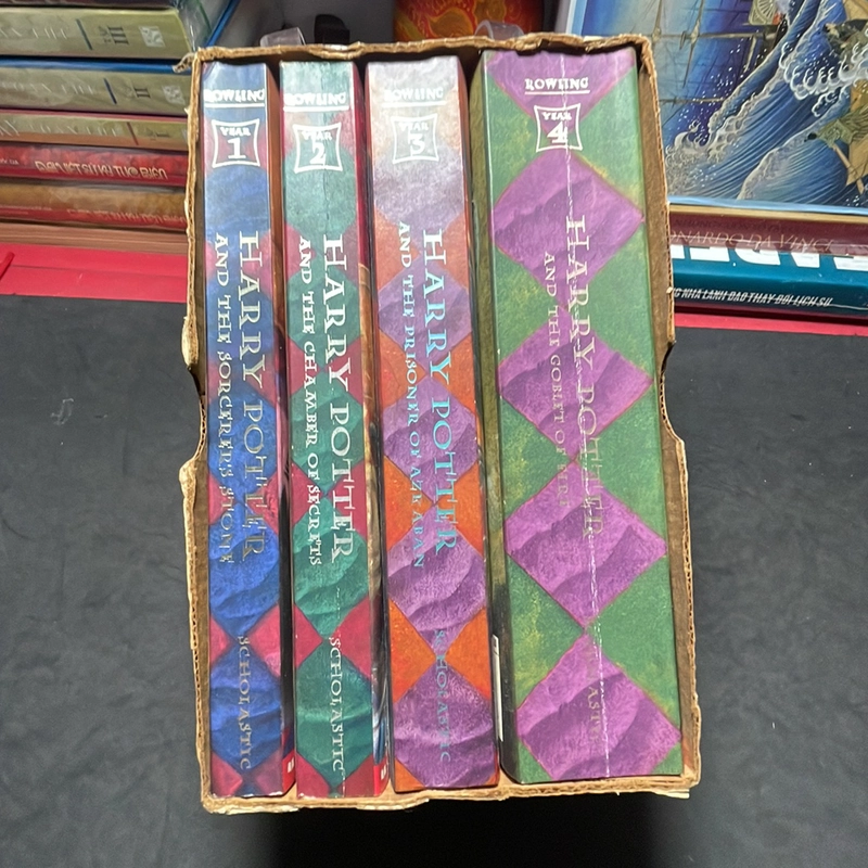 Boxset harry potter bộ 4 cuốn scholastic 299804