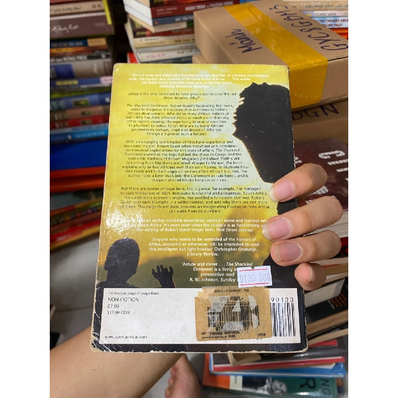 The Shackled Continent - Robert Guest 541145