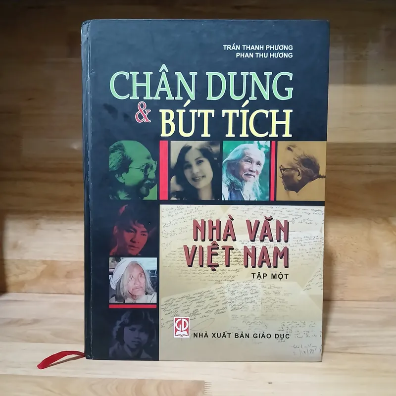 Chân Dung & Bút Tích Nhà Văn Việt Nam (Tập 1) 277034