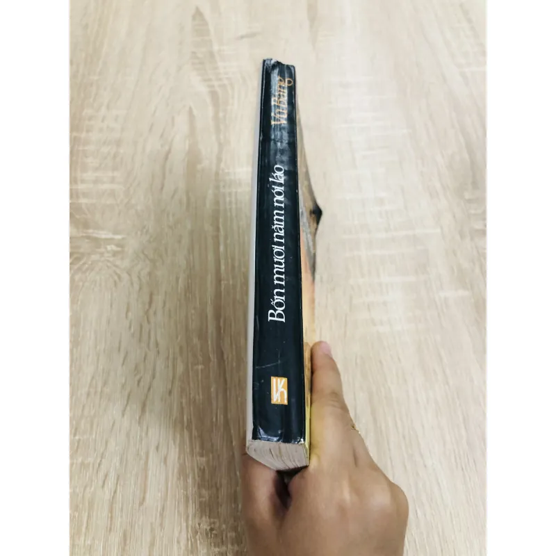 VŨ BẰNG 40 NĂM NÓI LÁO 970547