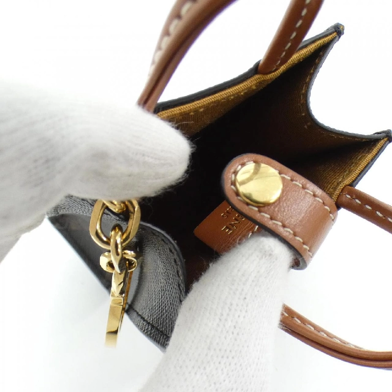 Túi charm Celine Micro Vertical Cab 10I492CZ1 623675