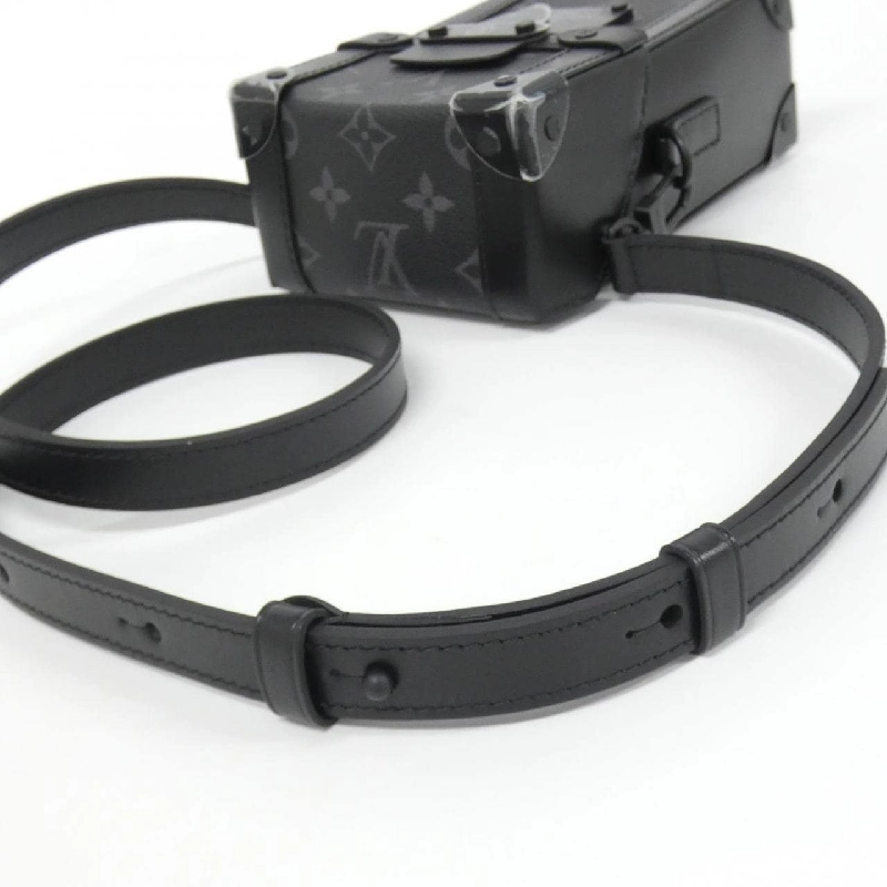 Túi xách vai Louis Vuitton Monogram Eclipse Vertical Trunk Wearable Wallet M82077 - Hàng hiệu Chính hãng 766925