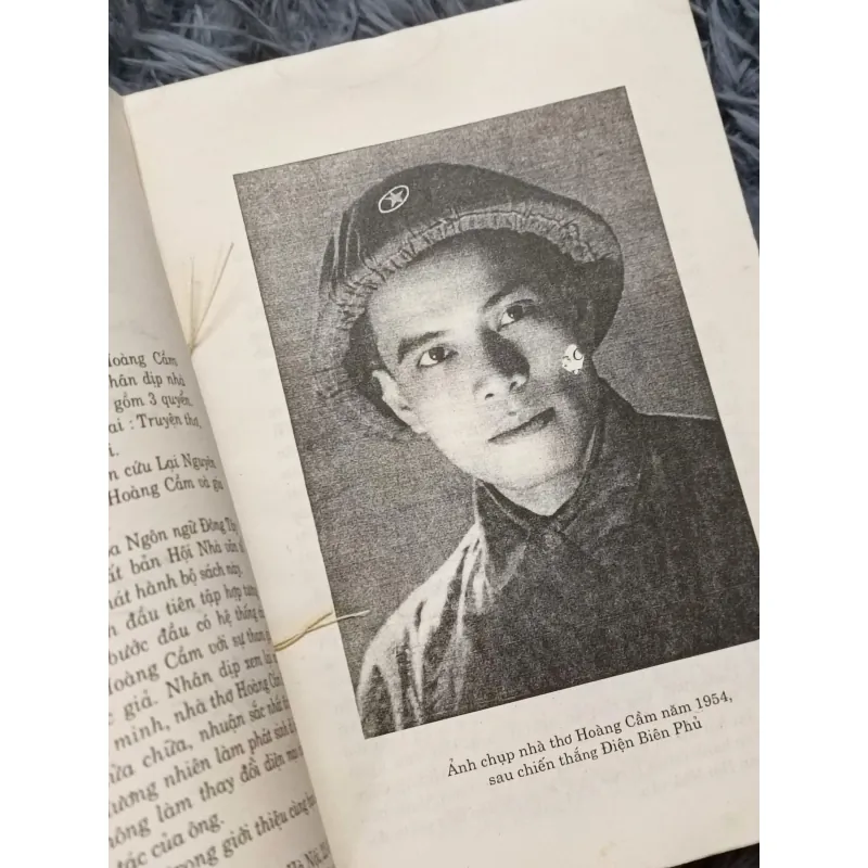 Tuyển tập thơ Hoàng Cầm 1023603