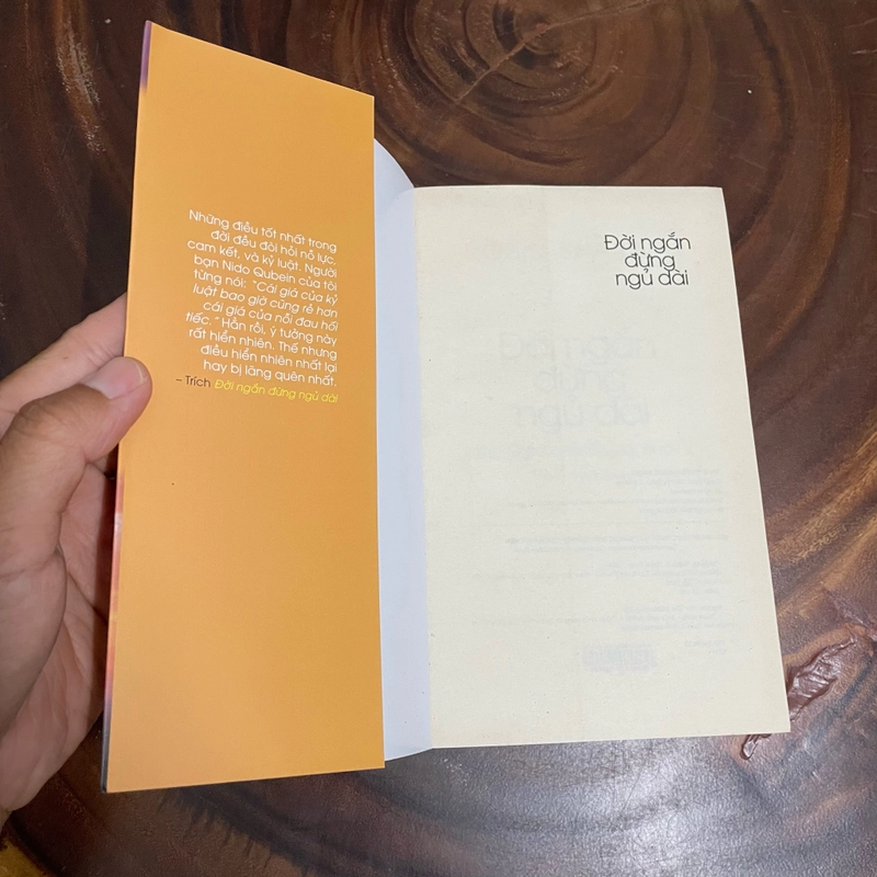 II Tựa sách: Đời Ngắn Đừng Ngủ Dài - Robin Sharma - 2018 442962