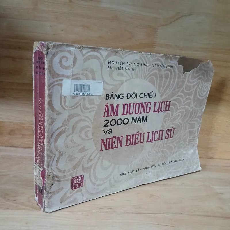 Bảng Đối Chiếu Âm Dương Lịch 2000 Năm Và Niên Biểu Lịch Sử (Xb 1976) 734079