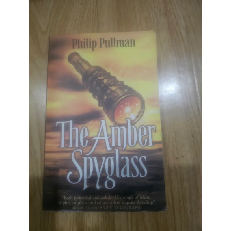 The amber spyglass  1012822