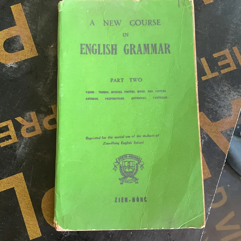 A NEW COURSE IN ENGLISH GRAMMAR,  of Zien-Mong English  575363
