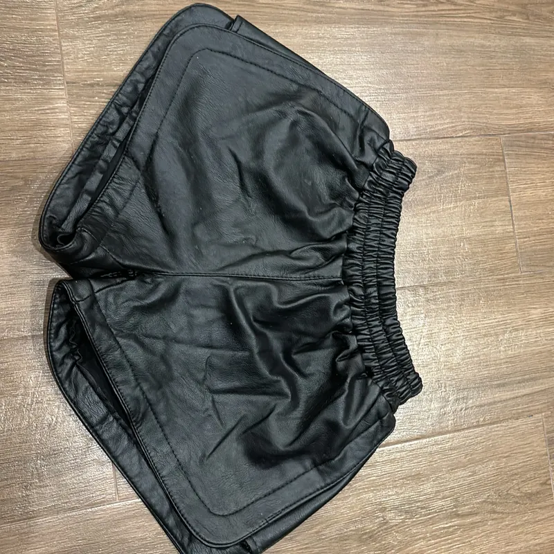 Quần short da 662334