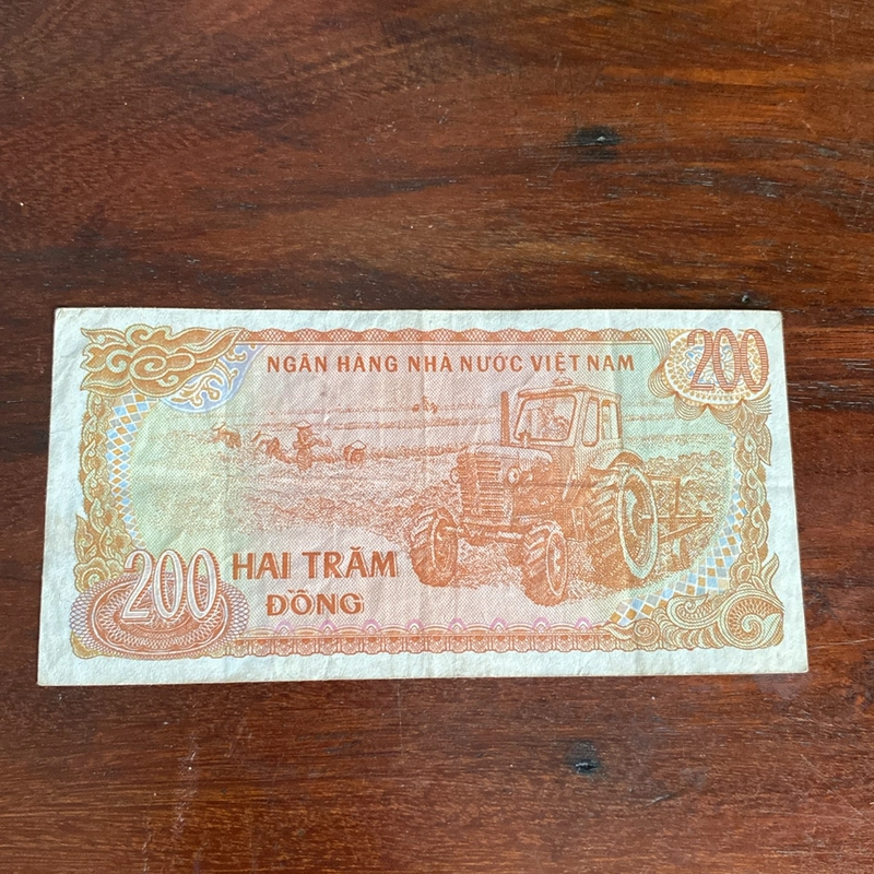 Tiền giấy 200đ (seri LR 7705221) 493270