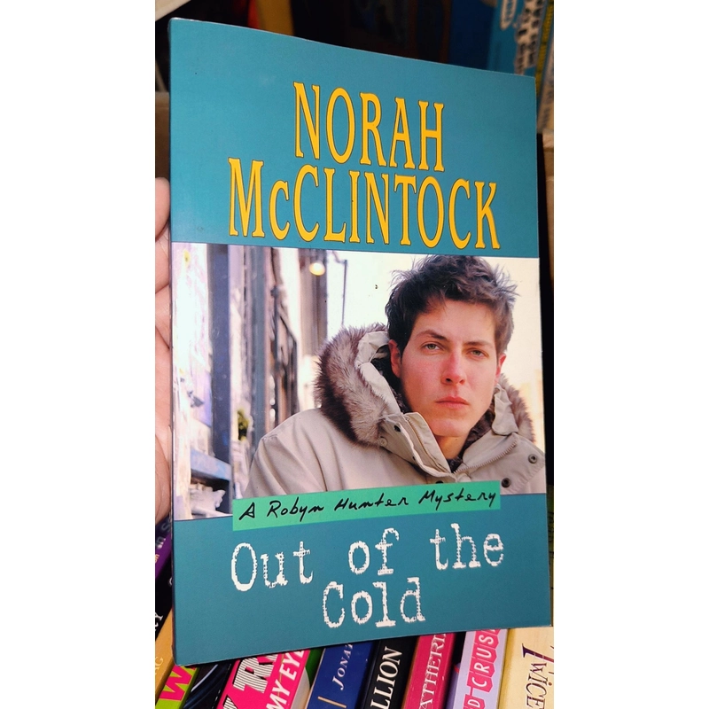 Ngoại văn tuổi mới lớn - OUT OF THE COLD 493038