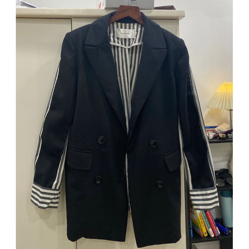 Áo blazer đen phối sọc 548936
