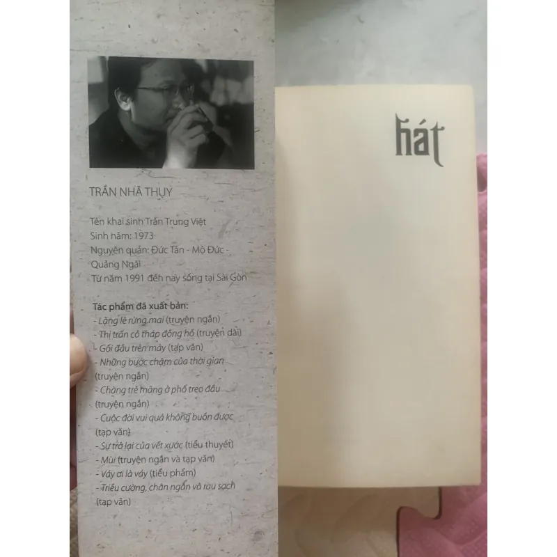 Tiểu thuyết Hát 1030371