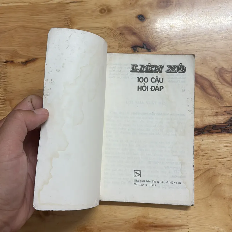 II Sách Xưa: Liên Xô _ 100 Câu Hỏi Đáp - 1985 686578