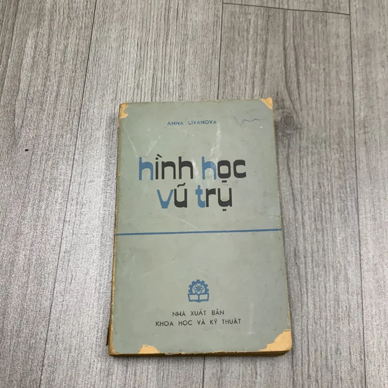 Hình học vũ trụ  6a2 717862
