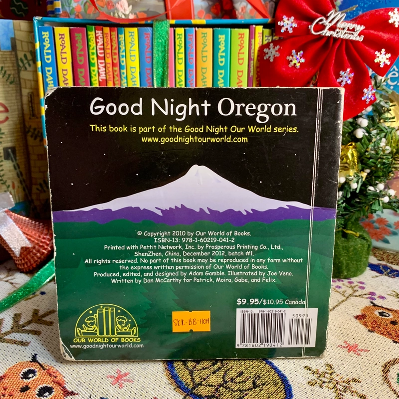 Sách ngoại văn Goodnight Oregon, Board Book, sờn bìa ngoài, mép và gáy 333625