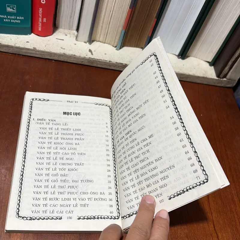 II Văn Hoá Việt Nam: Tập Văn Tế Mẫu Cúng Gia Tiên - Thái Vi - 2006 752239