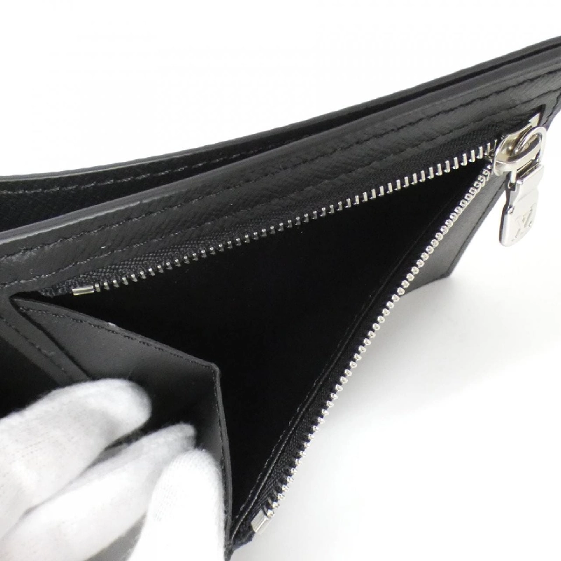 Ví Louis Vuitton Taiga Portefeuille Amerigo M62045 621857