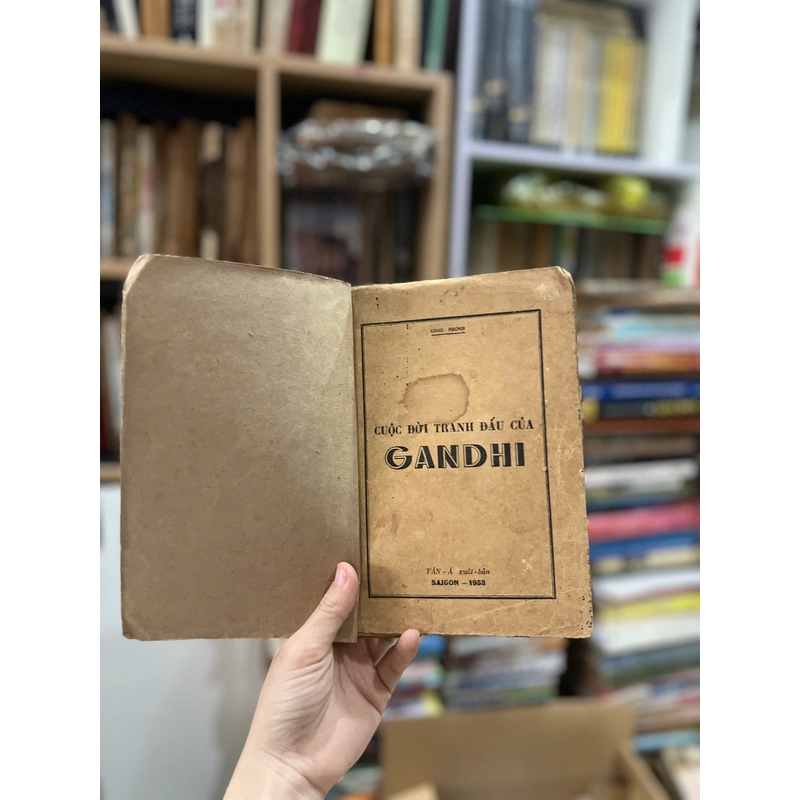 CUỘC ĐỜI TRANH ĐẤU CỦA GANDHI 396601