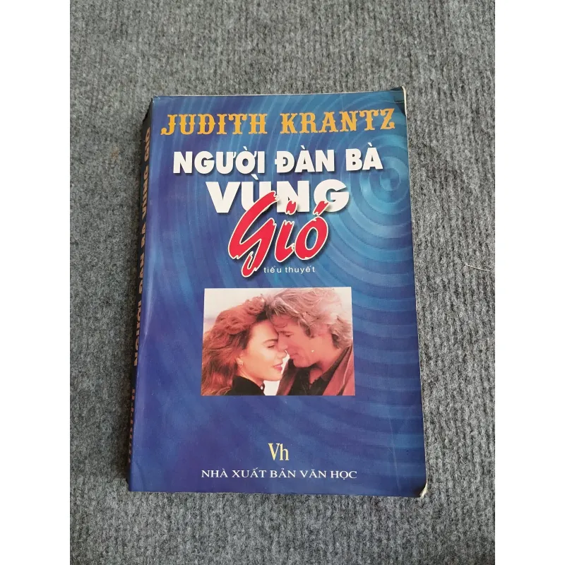 NGƯỜI ĐÀN BÀ VÙNG GIÓ - JUDITH KRANTZ 574273