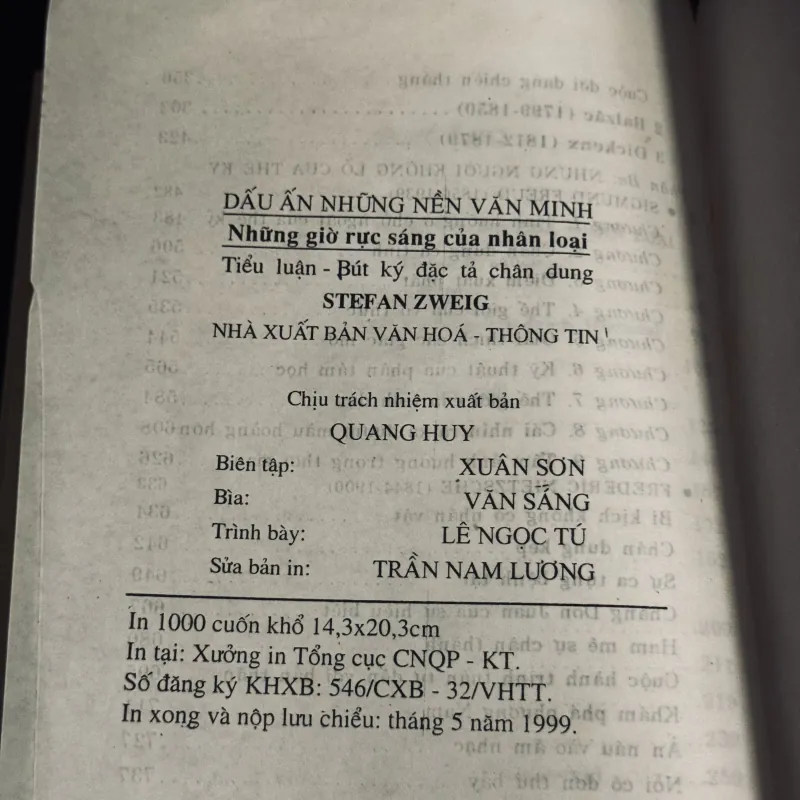 Những giờ rực sáng của nhân loại 1038046
