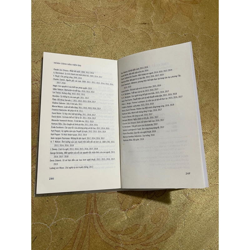 Hoàn cảnh hậu hiện đại- Jean - Francois Lyotard 470892