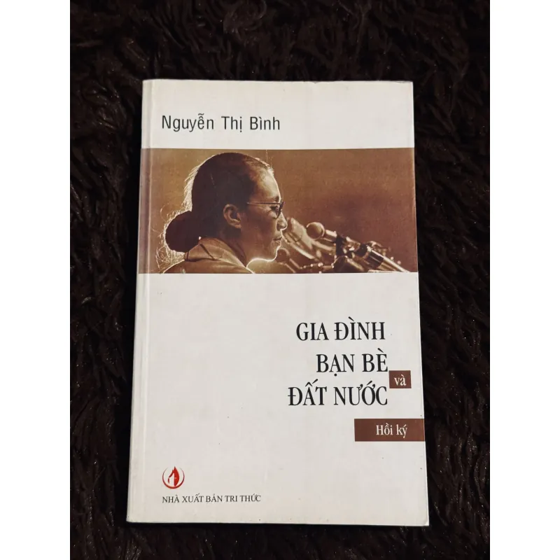 Gia đình, bạn bè và đất nước 975537