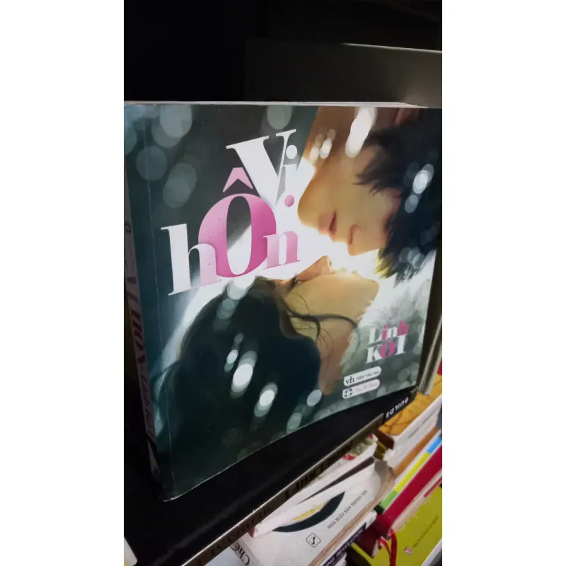 vị hôn - sách văn học 693457