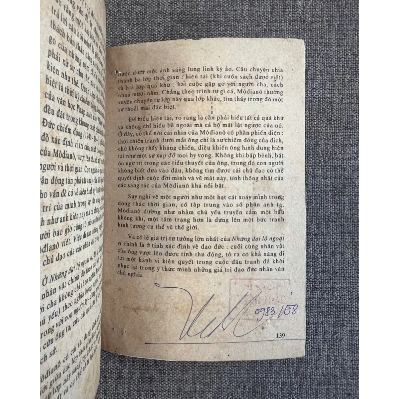 NHỮNG ĐẠI LỘ NGOẠI VI - Patrick Modiano (Nobel Văn học 2014) 994430