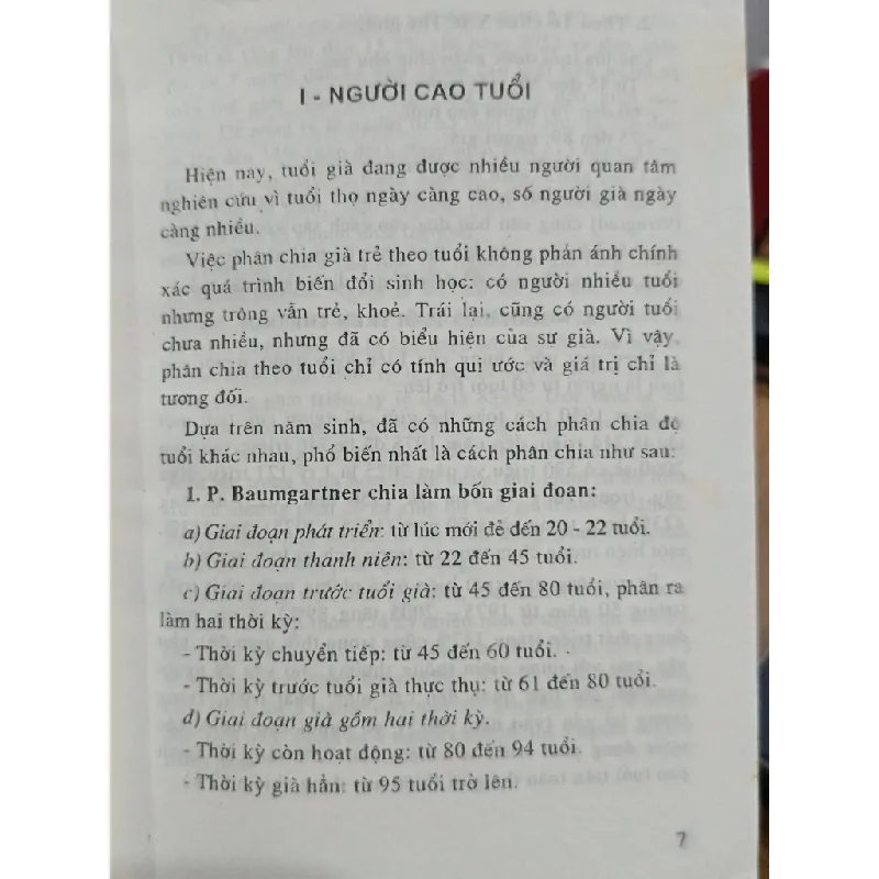 Dùng thuốc với người cao tuổi - GS. Hoàng Tích Huyền & GS. Phạm Khuê 702665