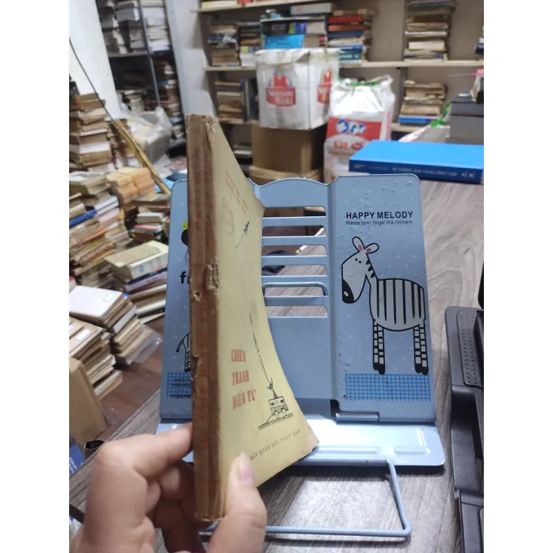 Sách: Chiến tranh điện tử - TG: Nguyễn Thu Phong - Nguyễn Văn Đáp (A3) 735171