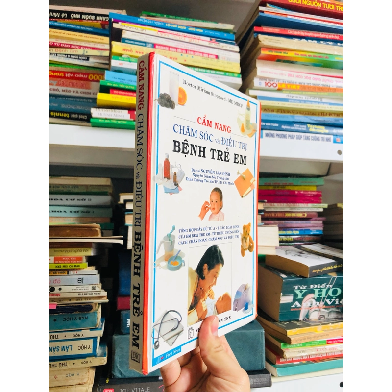 CẨM NANG CHĂM SÓC VÀ ĐIỀU TRỊ BỆNH TRẺ EM ( SÁCH DỊCH) - 322 TRANG, NXB: 2003  316840