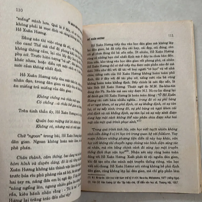 Hồ Xuân Hương - Tủ sách văn học trong nhà trường 801048