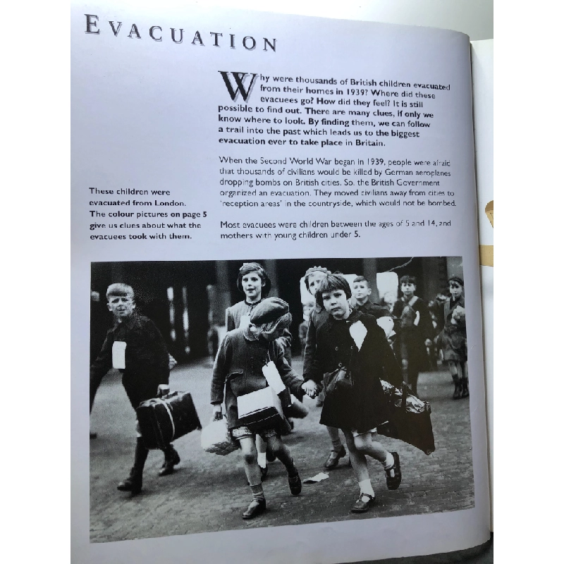 Britain at War Evacuation mới 85% bẩn nhẹ Martin Parsons HPB3107 NGOẠI VĂN 350430